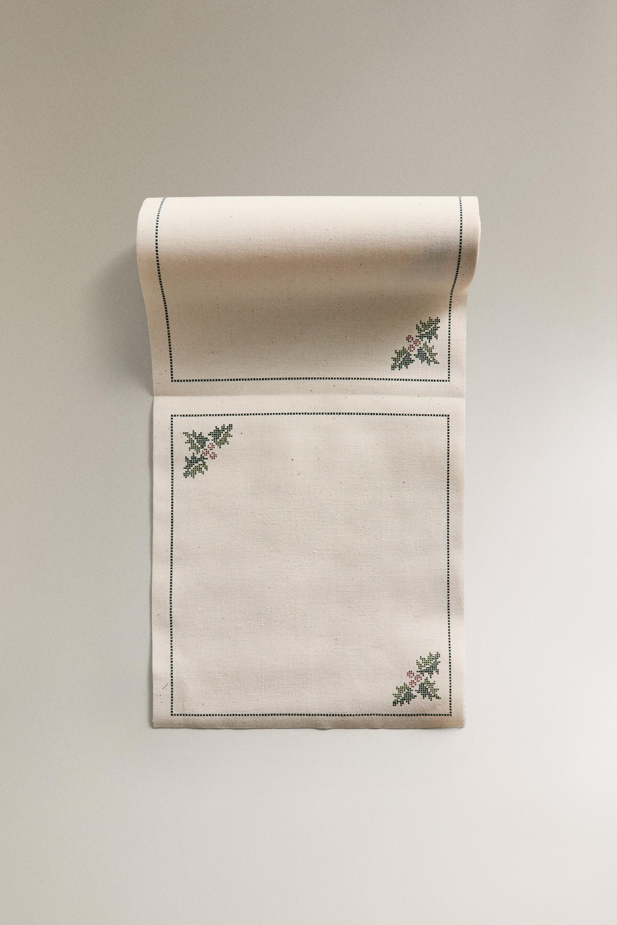 CHRISTMAS HOLLY LEAF COTTON NAPKIN ROLL (SET OF 20)